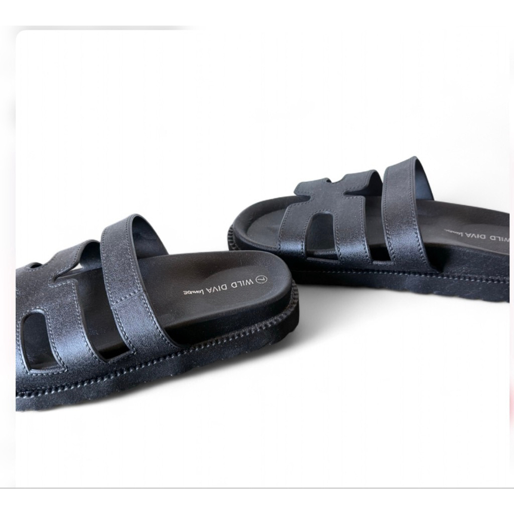 Wild Diva Black Slide Sandals Size 7 Double Strap Comfort Slides - Picture 2 of 4
